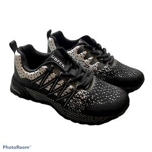 Ubfen Big Kid’s Running Shoe Size 4 or 36 Black and White Brand New